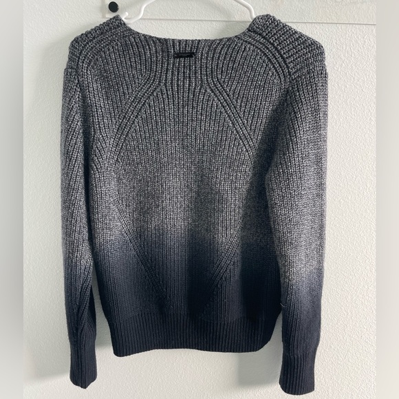 Burberry Wool/Silk Blend Women’s Sweater, Size M - Picture 2 of 5